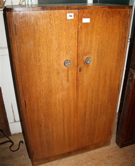 2 door oak wardrobe(-)